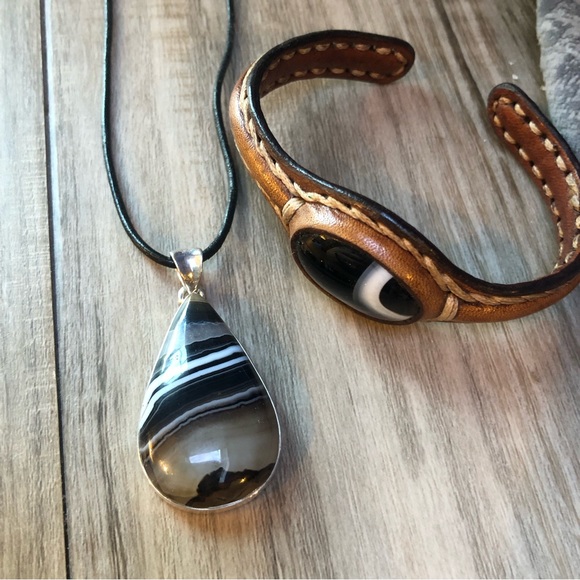 Black Banded Agate Jewelry Set - Picture 4 of 15